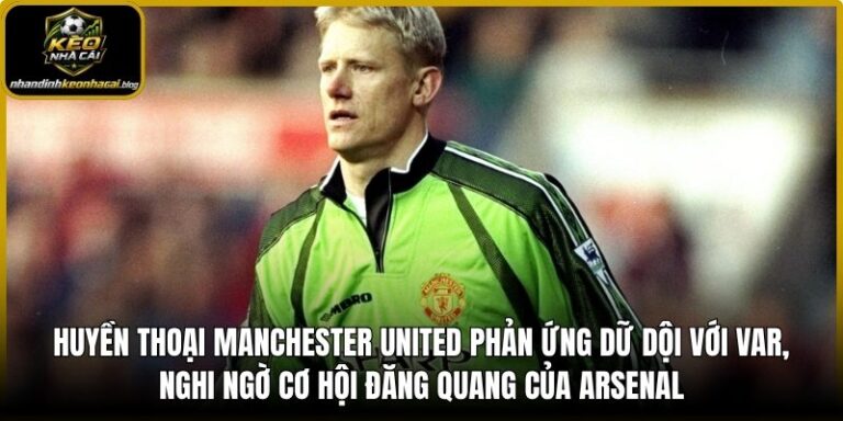 Huyền thoại Manchester United phản ứng dữ dội