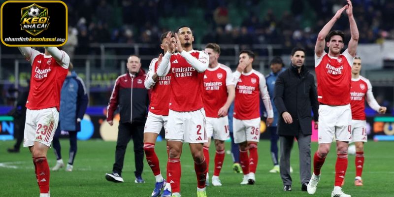 Arsenal thắng nghẹt thở, VAR thành tâm điểm